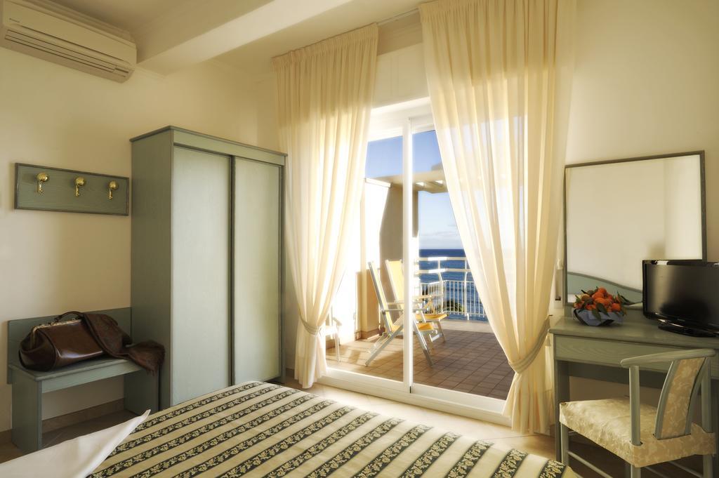 Hotel Miramare Diano Marina Eksteriør bilde