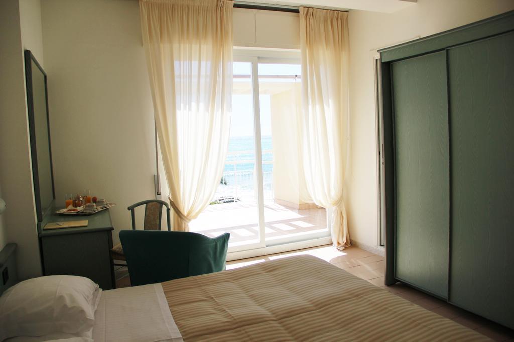 Hotel Miramare Diano Marina Eksteriør bilde